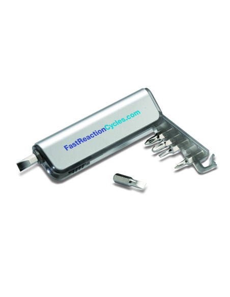 Set de herramientas y linterna 7IT3874