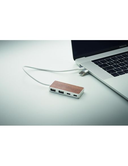 HUB 4 puertos aluminio y nogal Personalizado 7MO2387