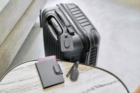 Porta pasaporte PU con FindMy | Goodie