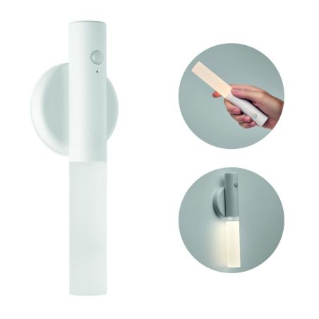 Luz recargable y con sensor Personalizado 7MO2462