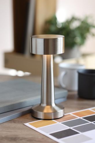 Lámpara de sobremesa de hierro Personalizada...