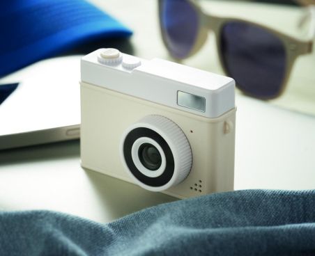 Cámara digital con monitor LCD Personalizada 7MO2947