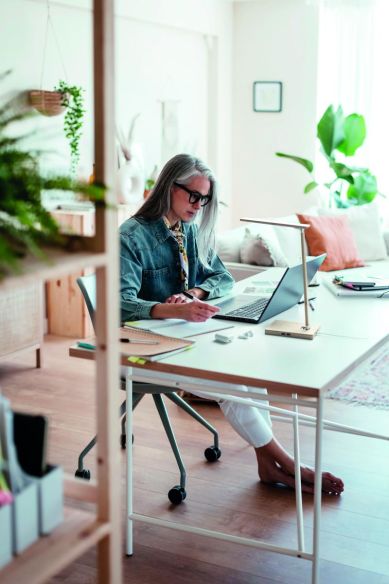 Lampara sobremesa cargador 15W Personalizada 7MO6346