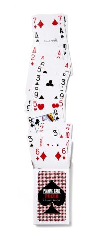 Baraja de naipes en caja de cartón...