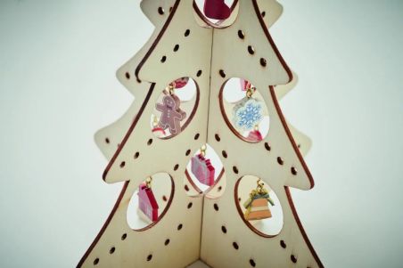 Decoración de Madera con 10 Adornos Personalizada