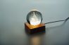 Bola de Vidrio con Luz LED sobre Base de Madera de Caucho Personalizada 7CX1541 - Imagen 13