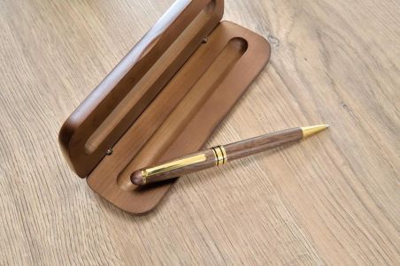 Bolígrafo de Madera de Nogal con Estuche Personalizado | Goodie