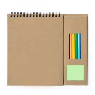 Set de lápices y bloc de cartón reciclado personalizado con logo en verde inferior, otra variante