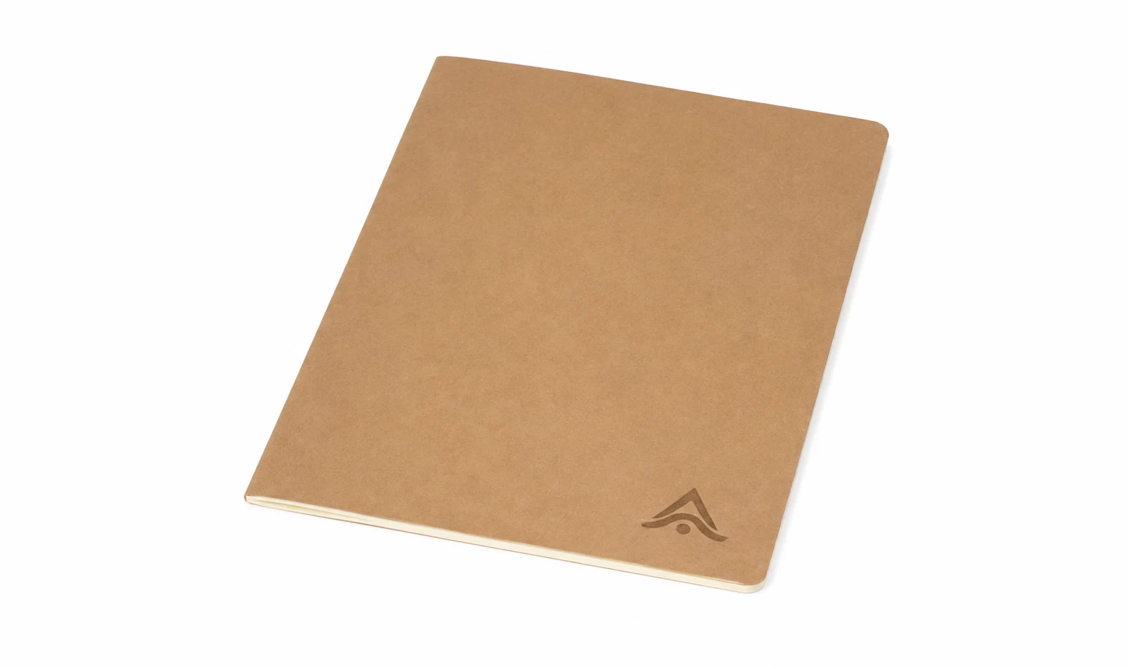 Libreta kraft A5 personalizada con logo grabado en la tapa