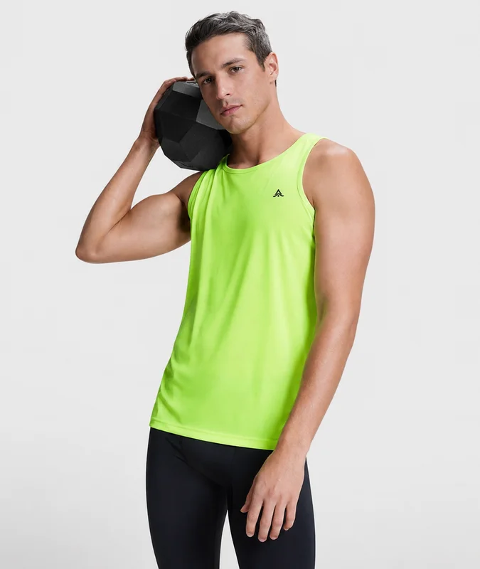 Camiseta de tirantes técnica para hombre con costuras angulares, en verde lima, personalizada
