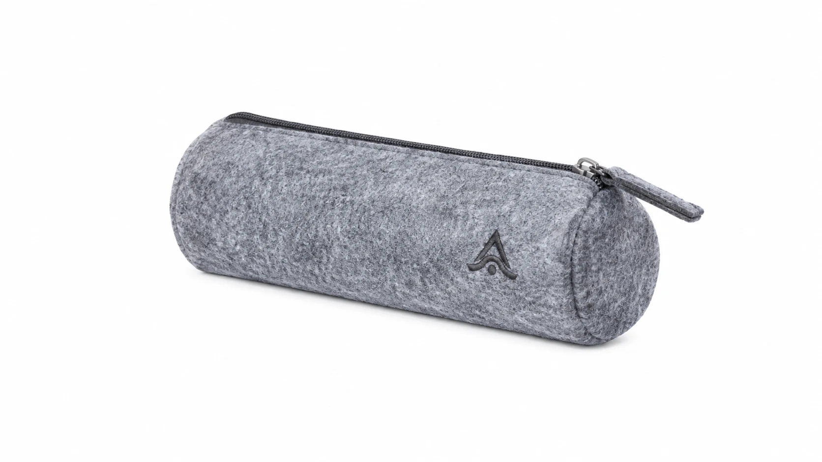 Estuche escolar de fieltro gris personalizado con el logo grabado, cierre de cremallera
