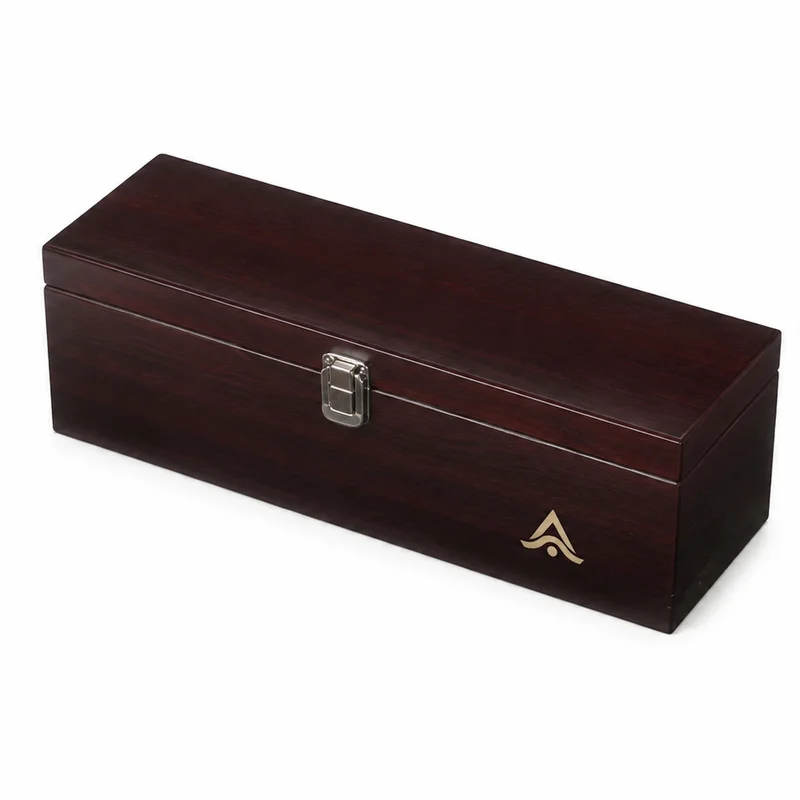 Pack de bienvenida para hoteles y clientes VIP con caja de madera y set de vino