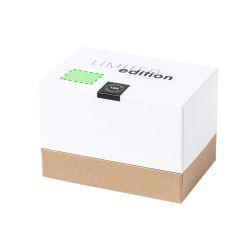 En la tapa de la caja de presentación