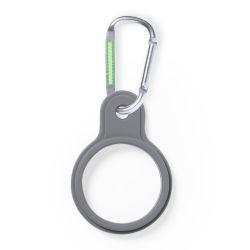 En la parte plana del mosquetón