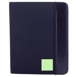 A la izquierda del elástico.