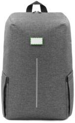 En la placa de metal