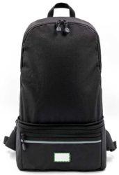 En la placa de metal